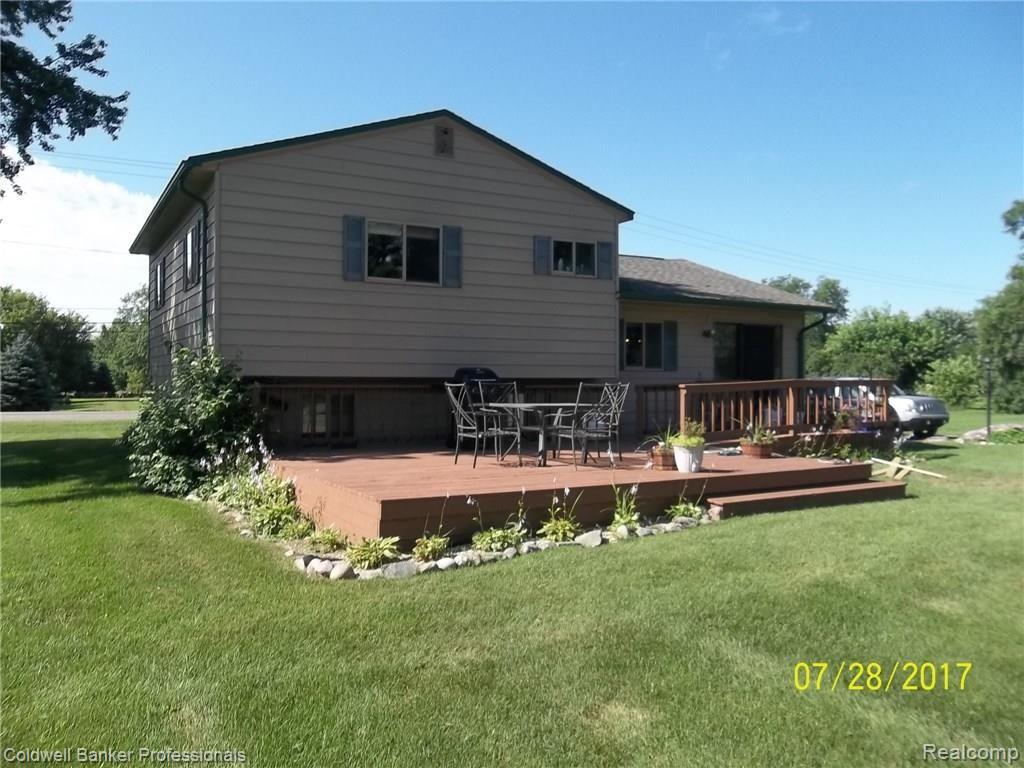 10067 East Mt Morris Road Davison, MI 48423 - Photo 4 of 17 Back2.JPG