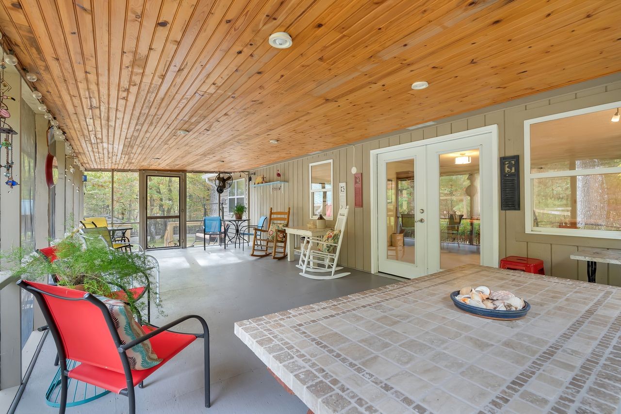 3711 Jumpoff Road Sewanee, TN 37375 - Photo 30 of 57 a living room with furniture