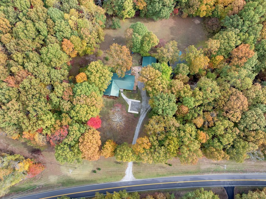 3711 Jumpoff Road Sewanee, TN 37375 - Photo 3 of 57