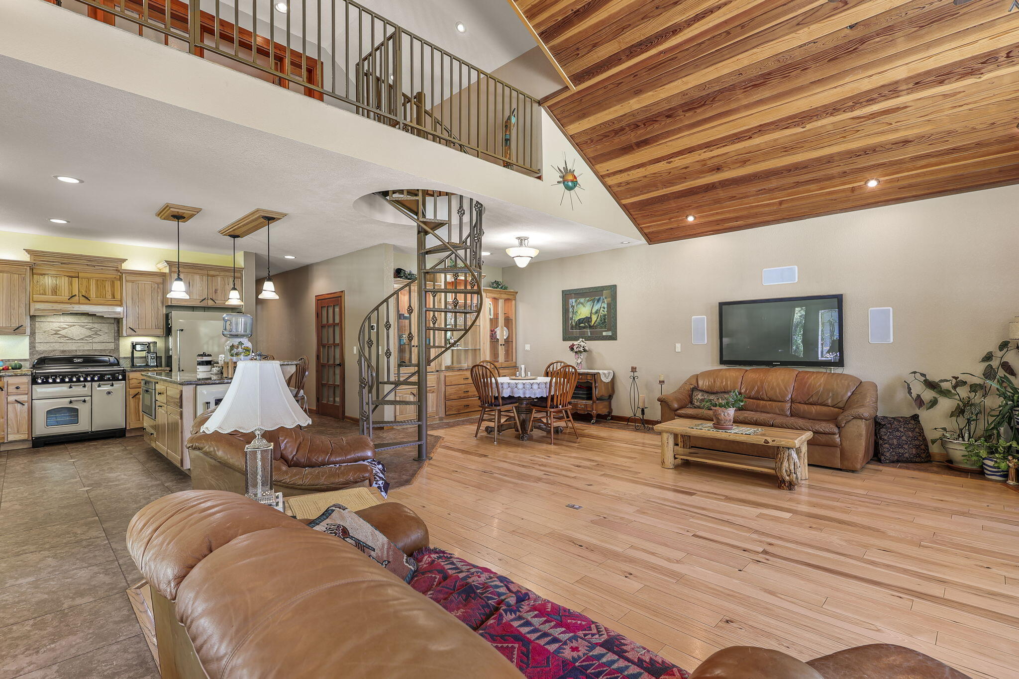 14703 Fern Road Whitmore, CA 96096 - Photo 20 of 48 a living room with furniture