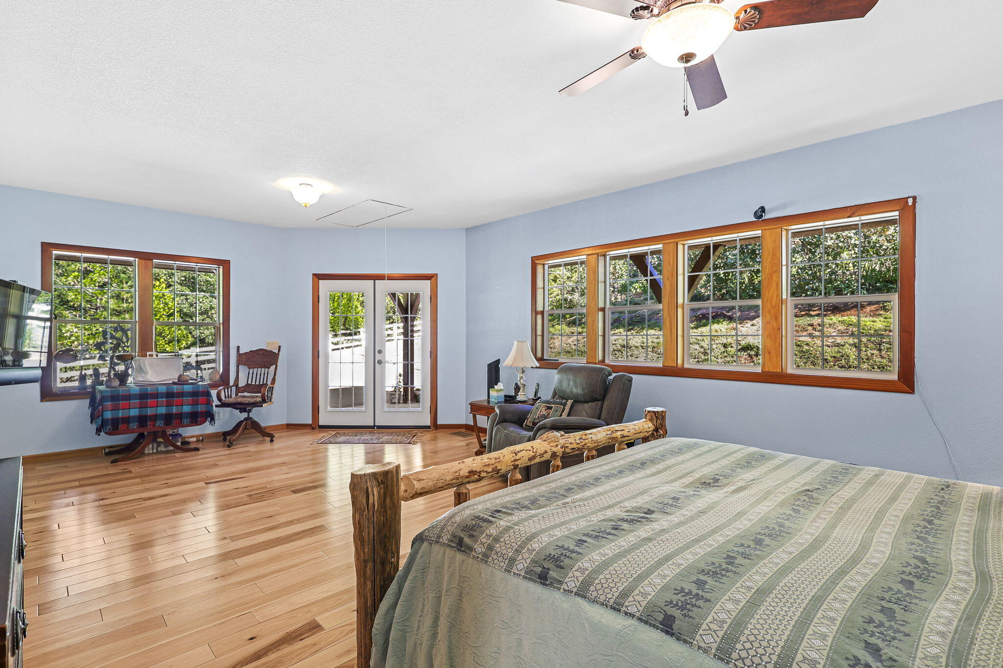 14703 Fern Road Whitmore, CA 96096 - Photo 5 of 48 a bed sitting in a spacious bedroom next to a window