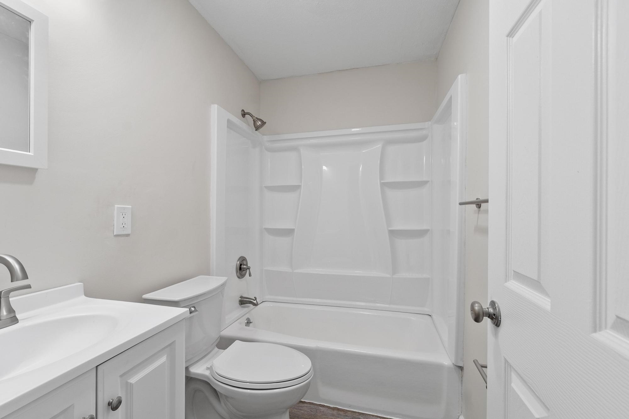 6 Strawberry Bank Road, Unit 5 Nashua, NH 03062 - Photo 15 of 32 Gallery Image 15