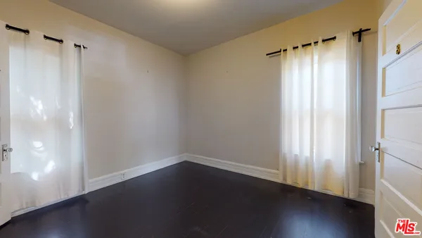 $7,000 | 427 Sunset Avenue, Venice, CA 90291