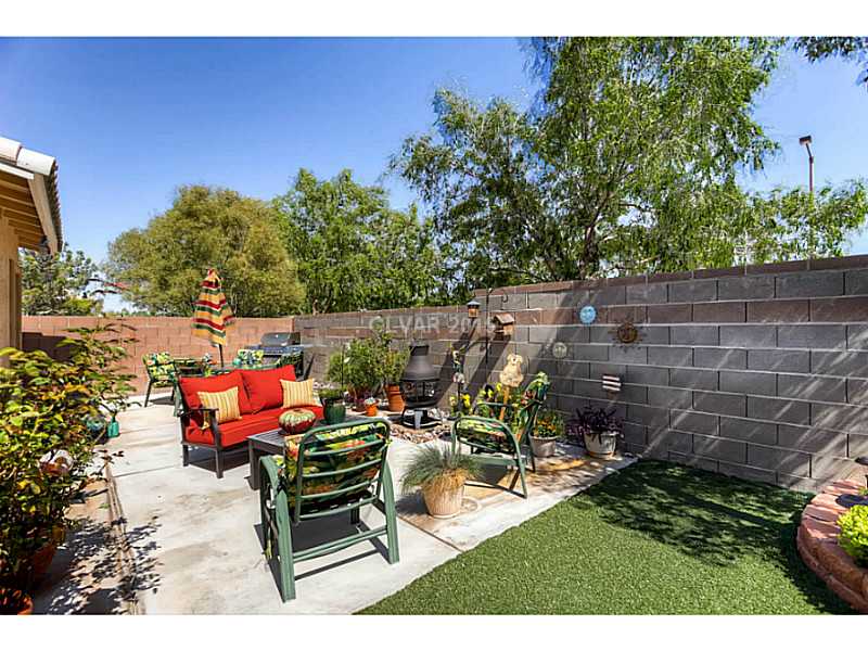 936 Midpride Street Las Vegas, NV 89144 - Photo 29 of 33 Yard/Garden.