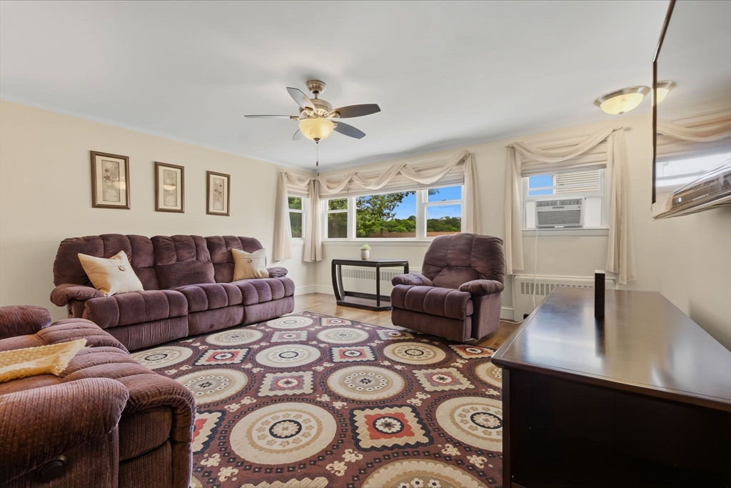 7 Taylor Street Saugus, MA 01906 - Photo 4 of 42
