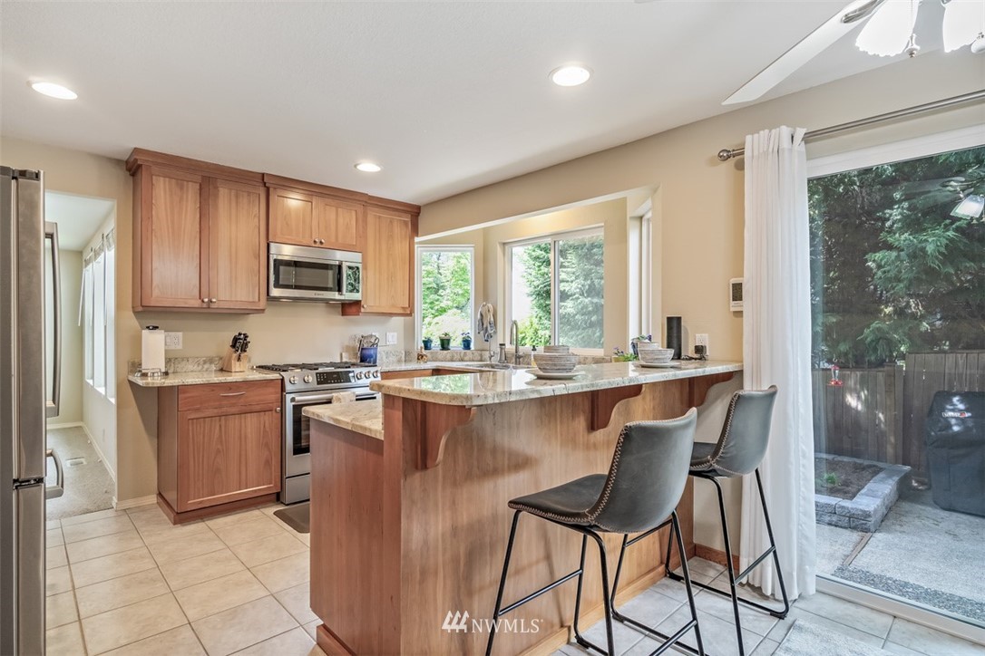 11914 Northeast 168th Street Bothell, WA 98011 - Photo 5 of 25 Gallery Image 5
