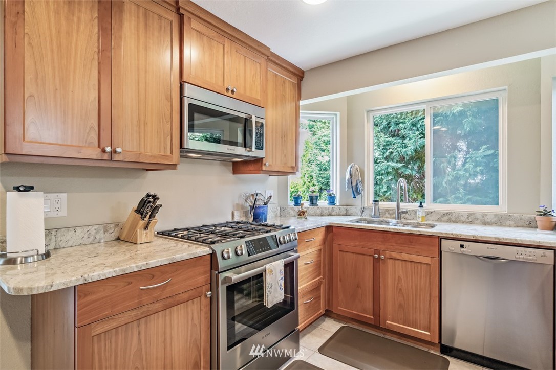 11914 Northeast 168th Street Bothell, WA 98011 - Photo 6 of 25 Gallery Image 6