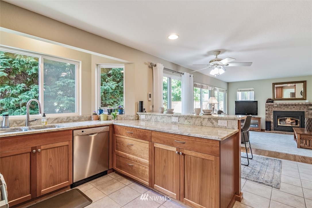 11914 Northeast 168th Street Bothell, WA 98011 - Photo 7 of 25 Gallery Image 7