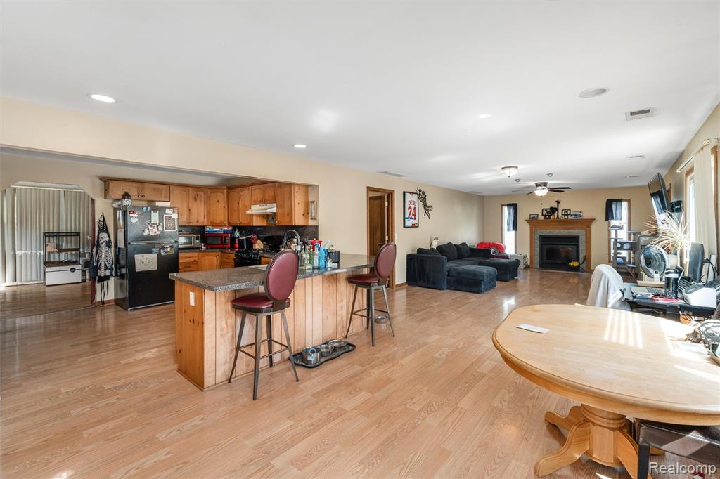 38727 Wade Road Romulus, MI 48174 - Photo 9 of 25 Gallery Image 9