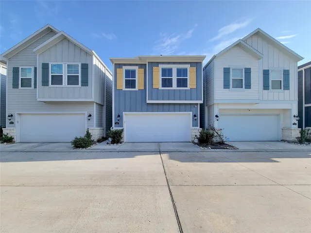 $2,600 | 710 Seafoam Lane, Kemah, TX 77565