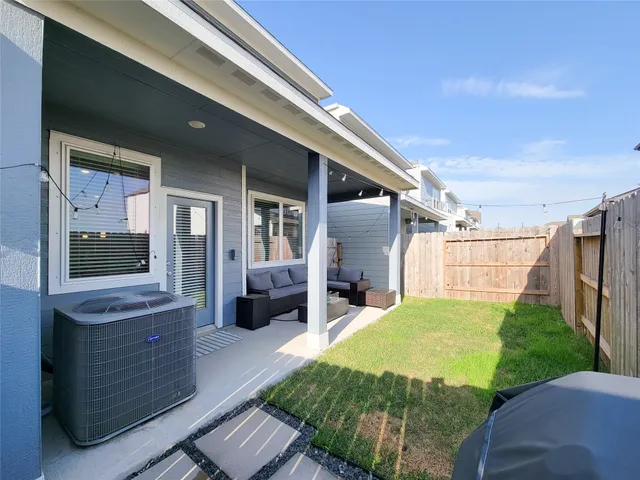 $2,600 | 710 Seafoam Lane, Kemah, TX 77565