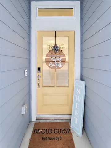 $2,600 | 710 Seafoam Lane, Kemah, TX 77565