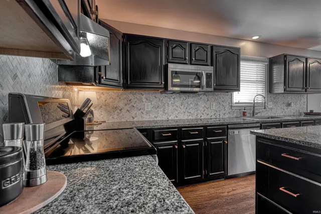 $419,990 | 6801 Henze Road, Evansville, IN 47720