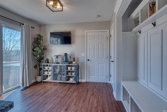 $419,990 | 6801 Henze Road, Evansville, IN 47720