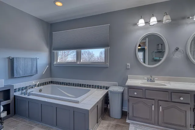 $419,990 | 6801 Henze Road, Evansville, IN 47720