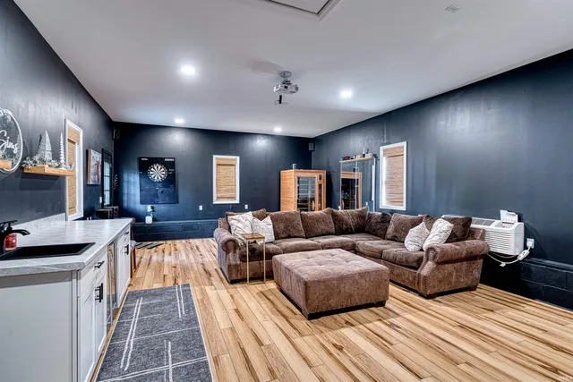 $419,990 | 6801 Henze Road, Evansville, IN 47720