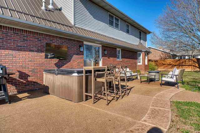 $419,990 | 6801 Henze Road, Evansville, IN 47720