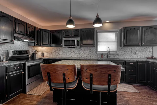 $419,990 | 6801 Henze Road, Evansville, IN 47720