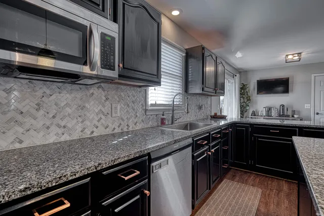 $419,990 | 6801 Henze Road, Evansville, IN 47720