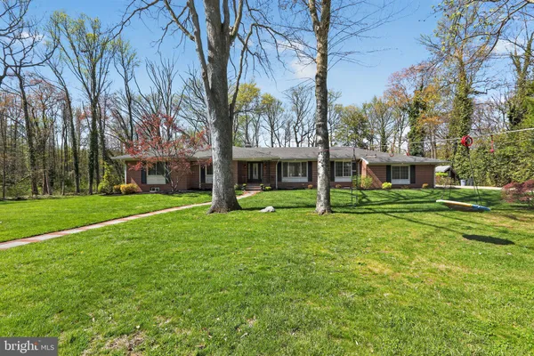 $950,000 | 35 Oriole Way, Moorestown, NJ 08057