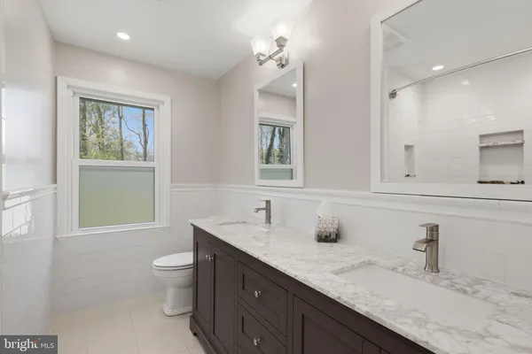 $950,000 | 35 Oriole Way, Moorestown, NJ 08057