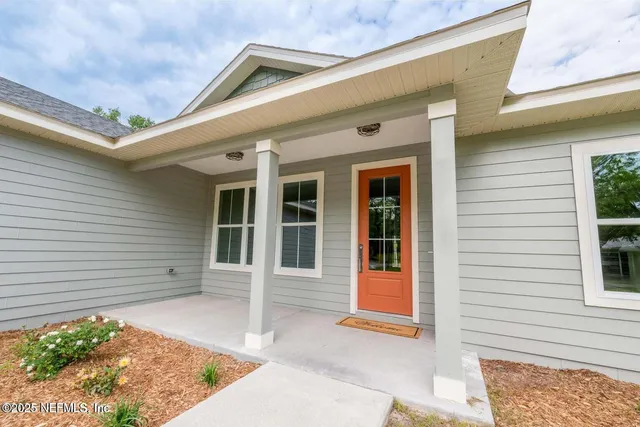 a view of a entryway front of house