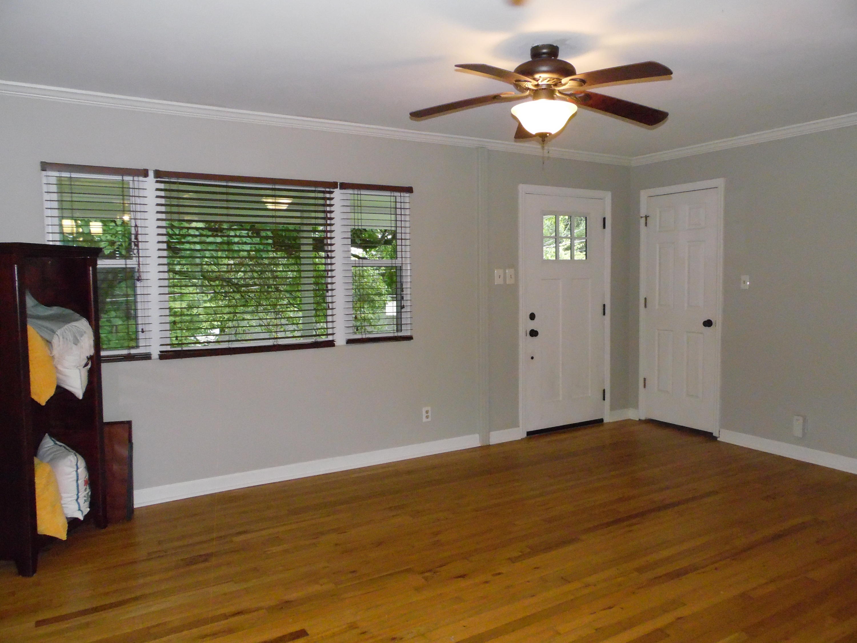 109 Upsal Road Oak Ridge, TN 37830 - Photo 3 of 24 Living Room