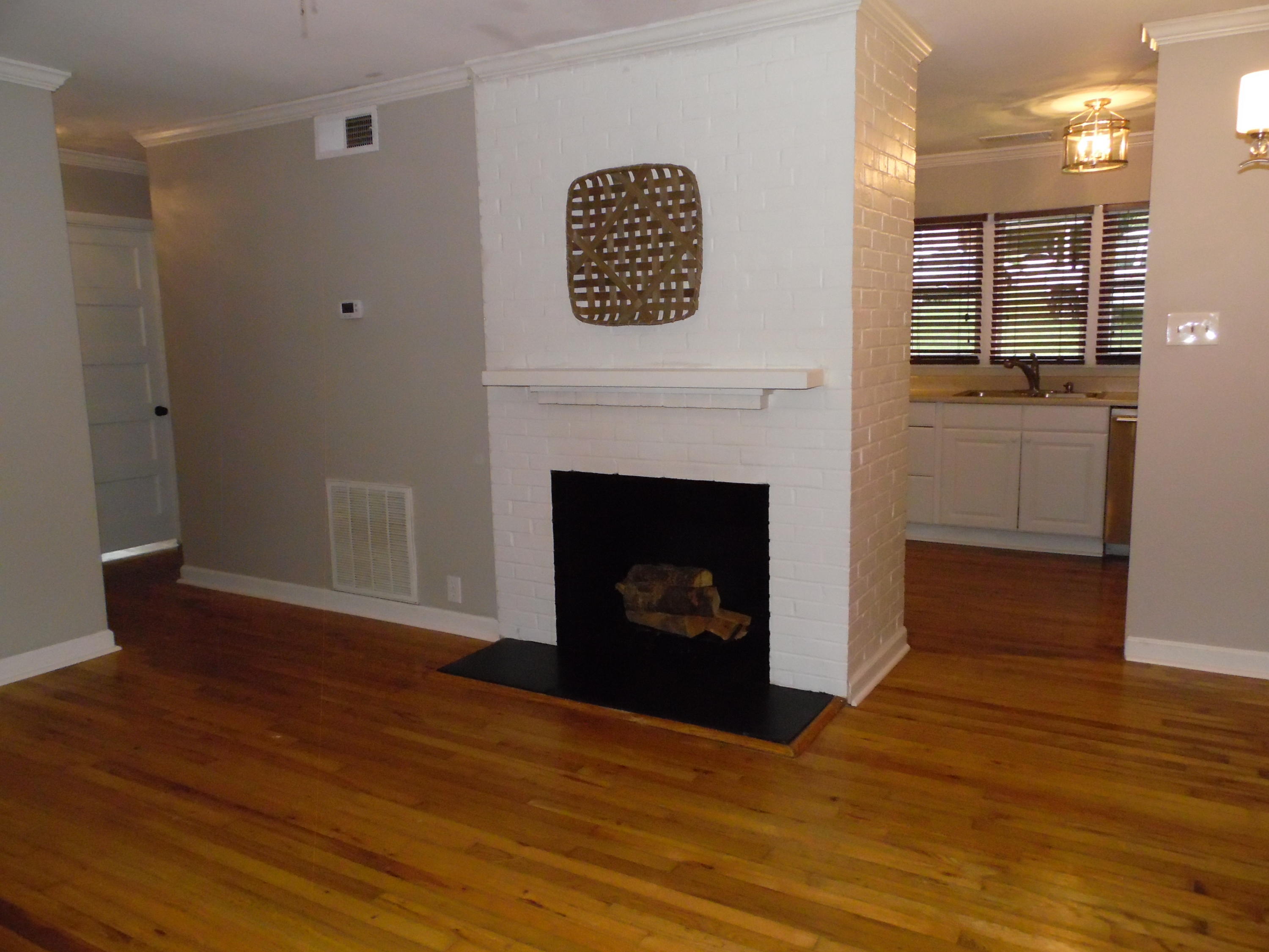 109 Upsal Road Oak Ridge, TN 37830 - Photo 5 of 24 Living Room