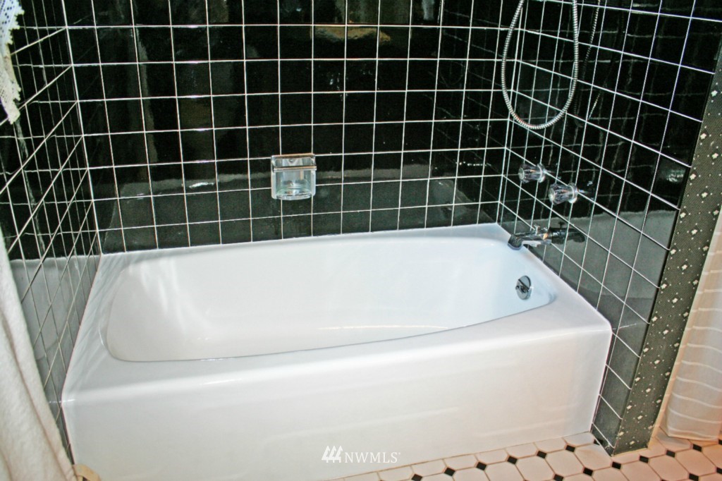 3118 McLeod Road Bellingham, WA 98225 - Photo 14 of 24 Gallery Image 14