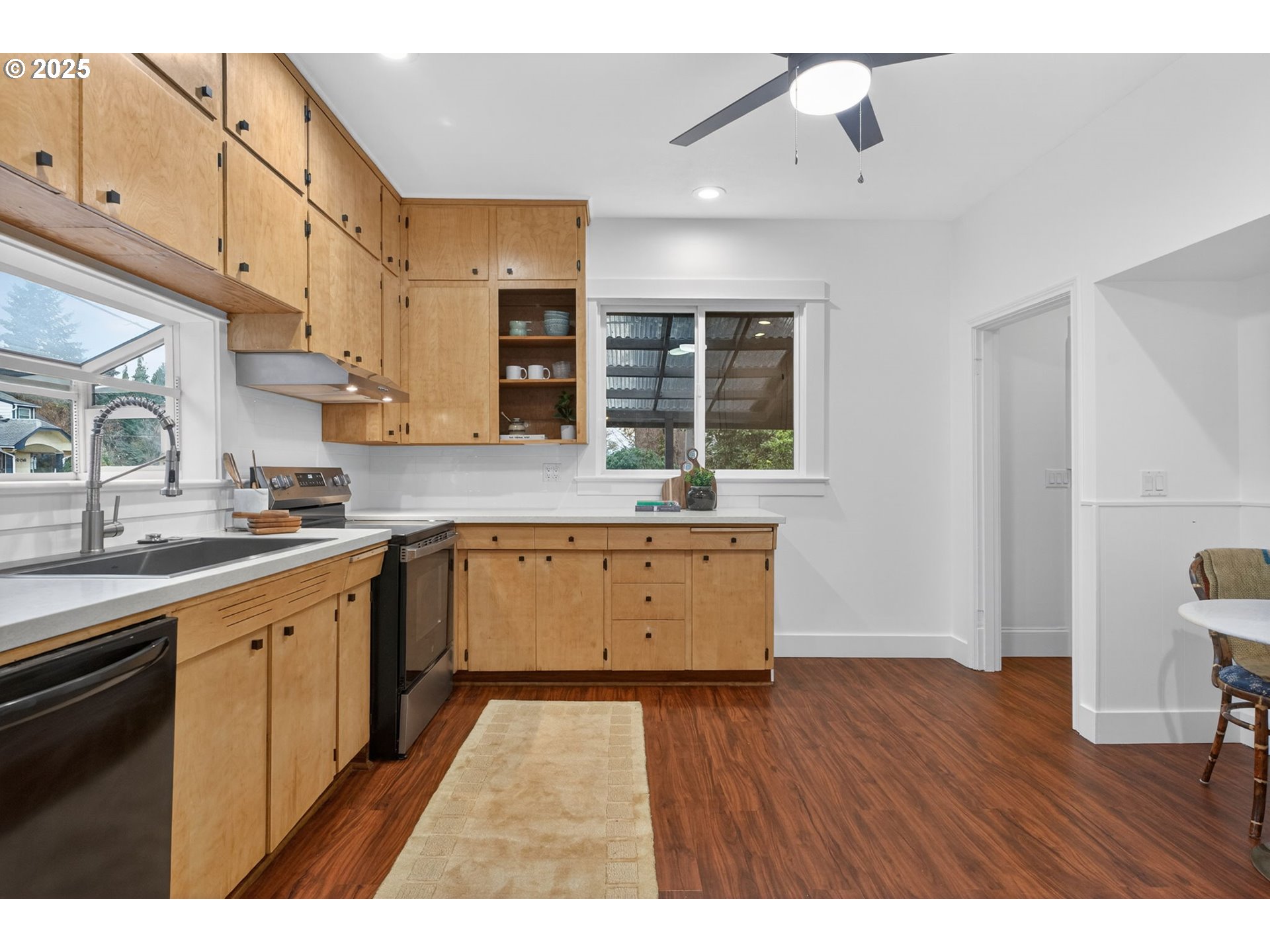 5445 Southeast 41st Avenue Portland, OR 97202 - Photo 13 of 43