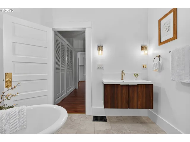 $899,000 | 5445 Southeast 41st Avenue, Portland, OR 97202