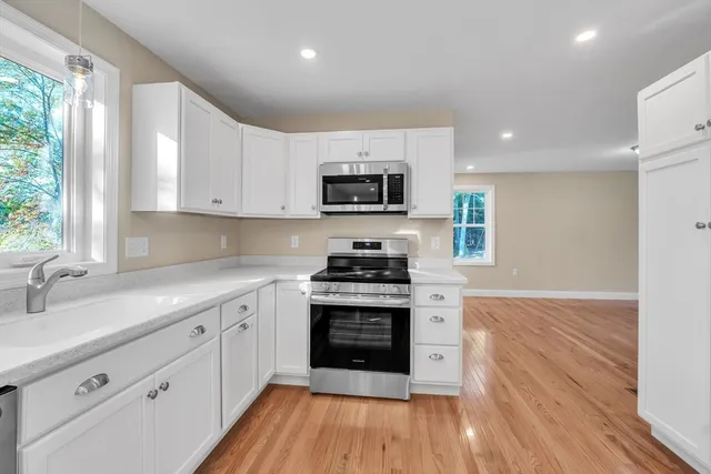 $699,000 | 18 Columbine Road, Mansfield, MA 02048