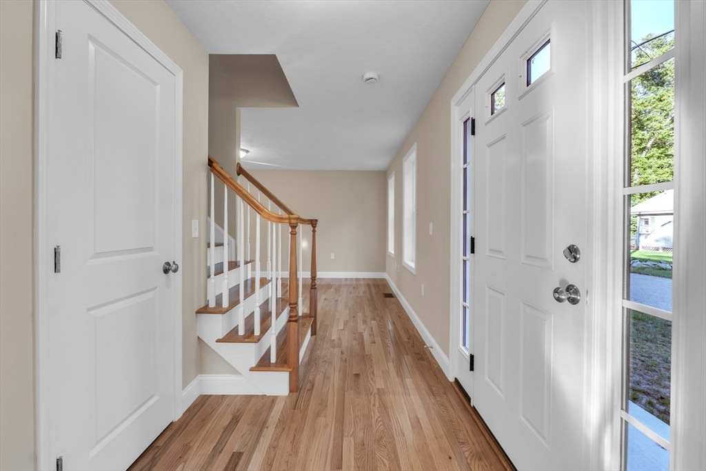 18 Columbine Road Mansfield, MA 02048 - Photo 4 of 40 Gallery Image 4