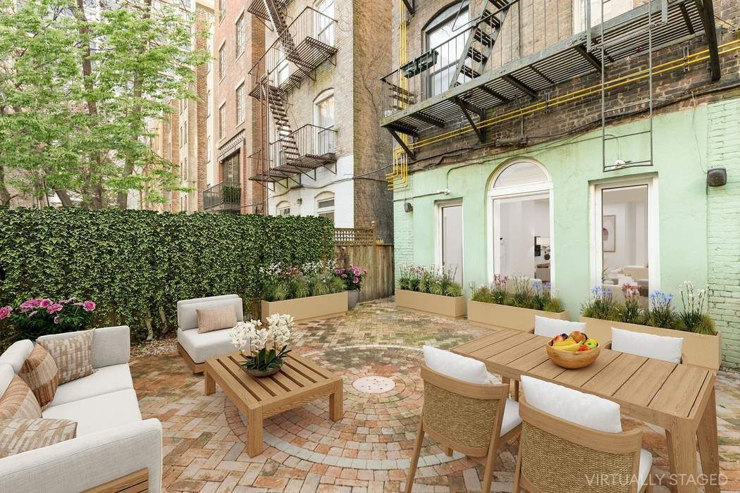 517 East 87th Street, Unit TRIPLEX Manhattan, NY 10128 - Photo 16 of 24 a view of outdoor space yard and patio