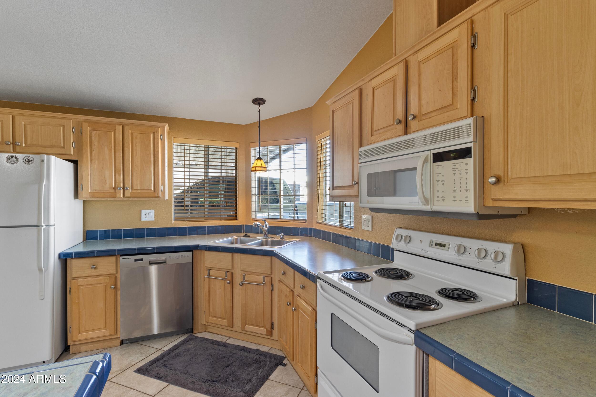2550 South Ellsworth Road, Unit 215 Mesa, AZ 85209 - Photo 3 of 55 Matching appliances