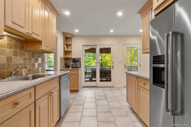 $750,000 | 20 Ridge Lane, Mahopac, NY 10541