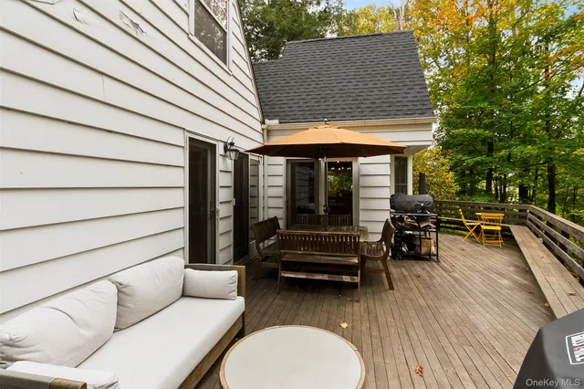 $750,000 | 20 Ridge Lane, Mahopac, NY 10541