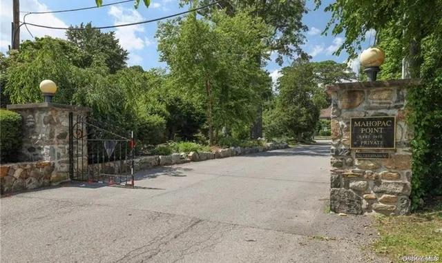 $750,000 | 20 Ridge Lane, Mahopac, NY 10541