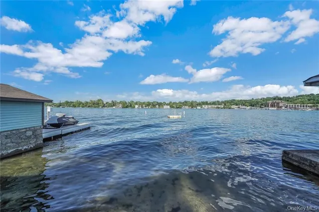 $750,000 | 20 Ridge Lane, Mahopac, NY 10541