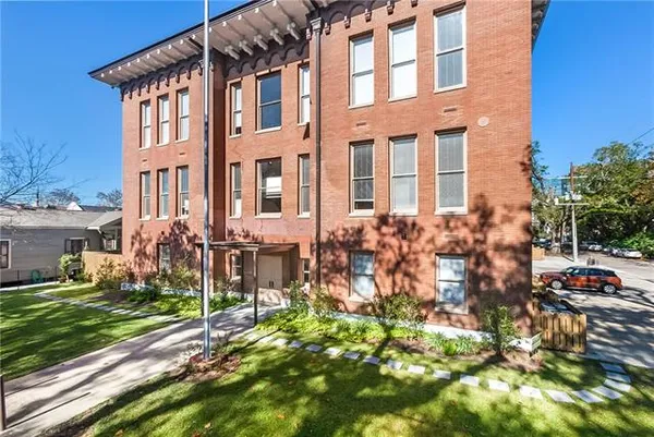 $2,000 | 3601 Camp Street, Unit 105, New Orleans, LA 70115