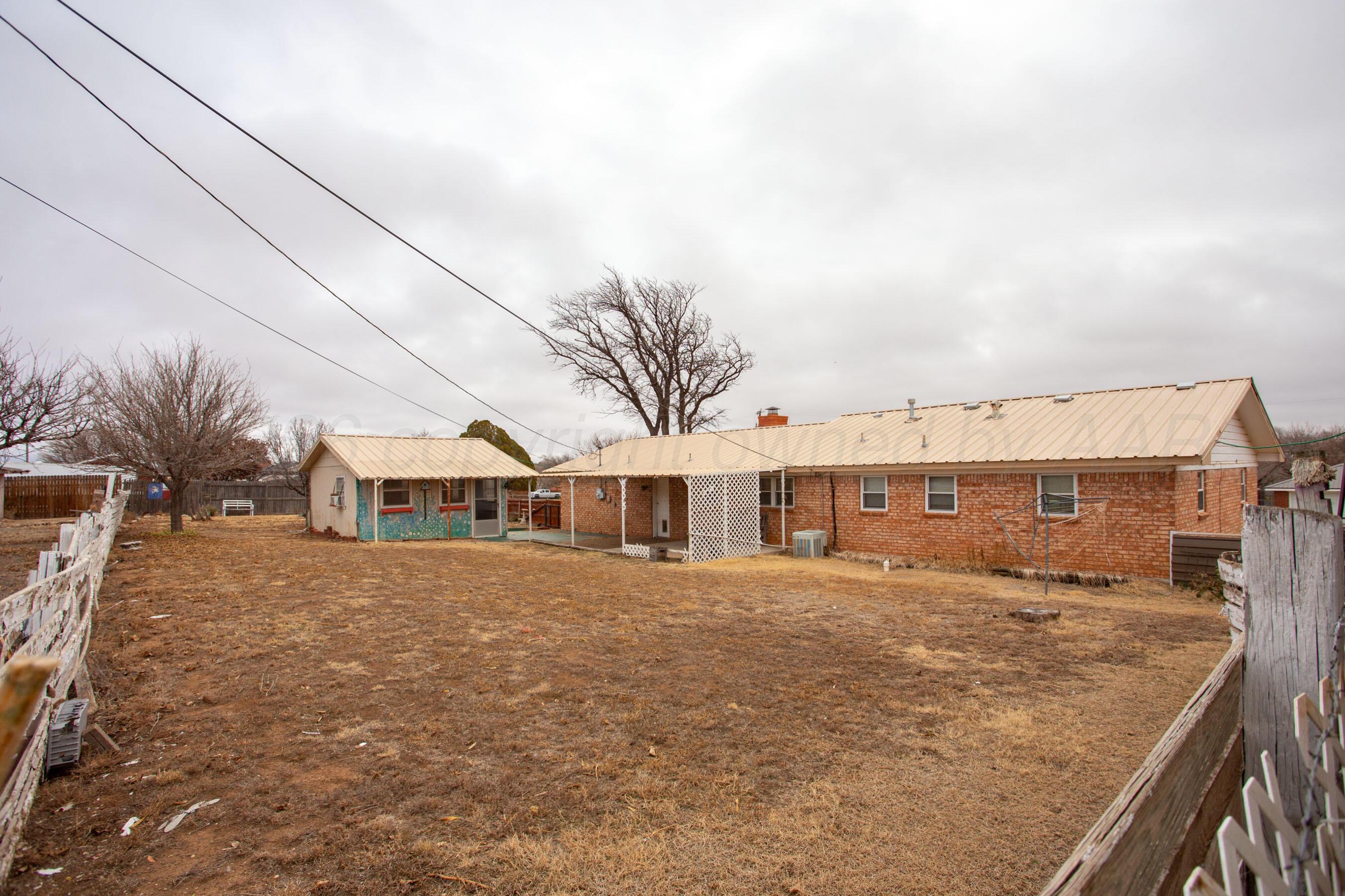 106 Renegade Trail Amarillo, TX 79108 - Photo 30 of 33 front view of a house with a yard