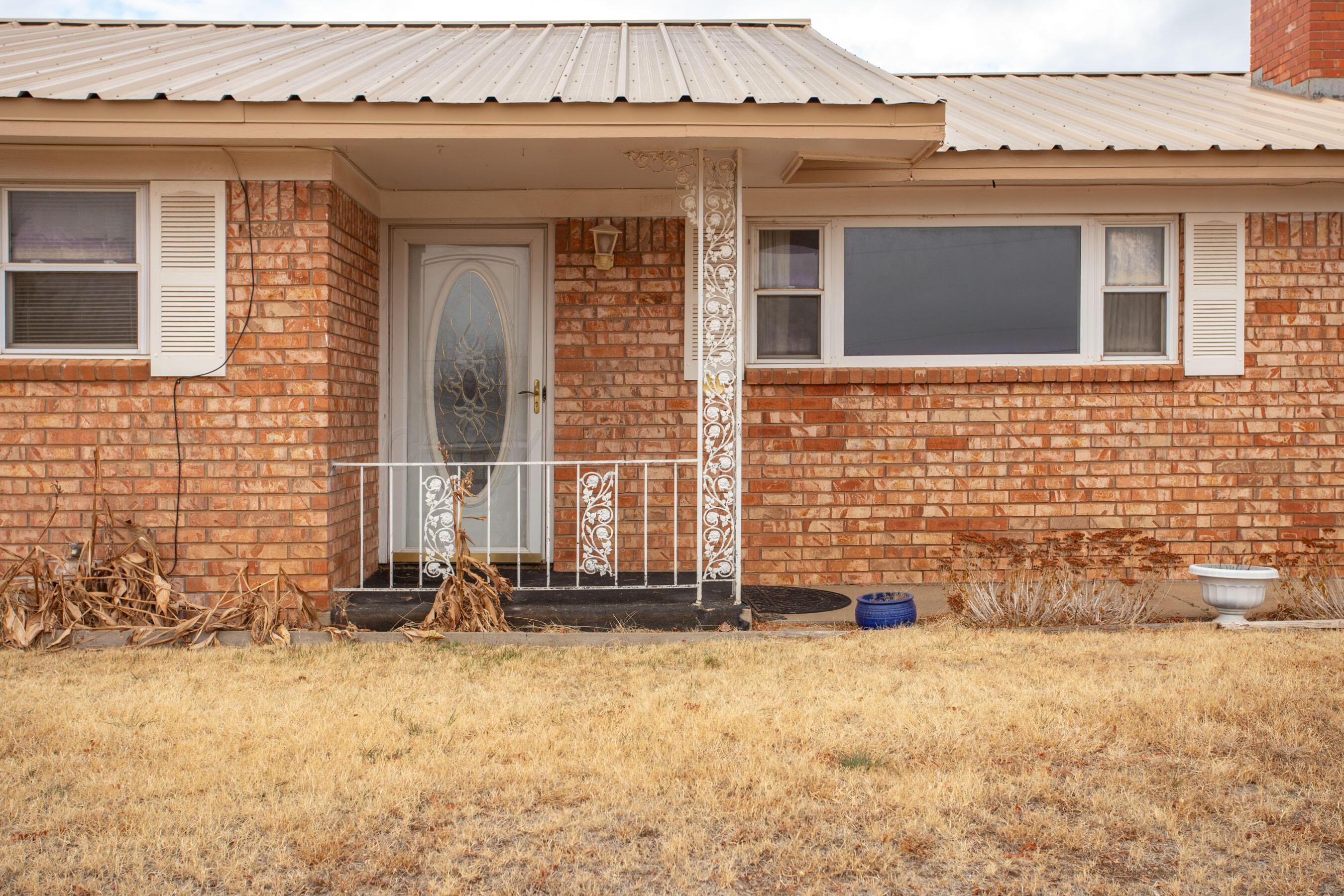 106 Renegade Trail Amarillo, TX 79108 - Photo 3 of 33 a front view of a house with a yard
