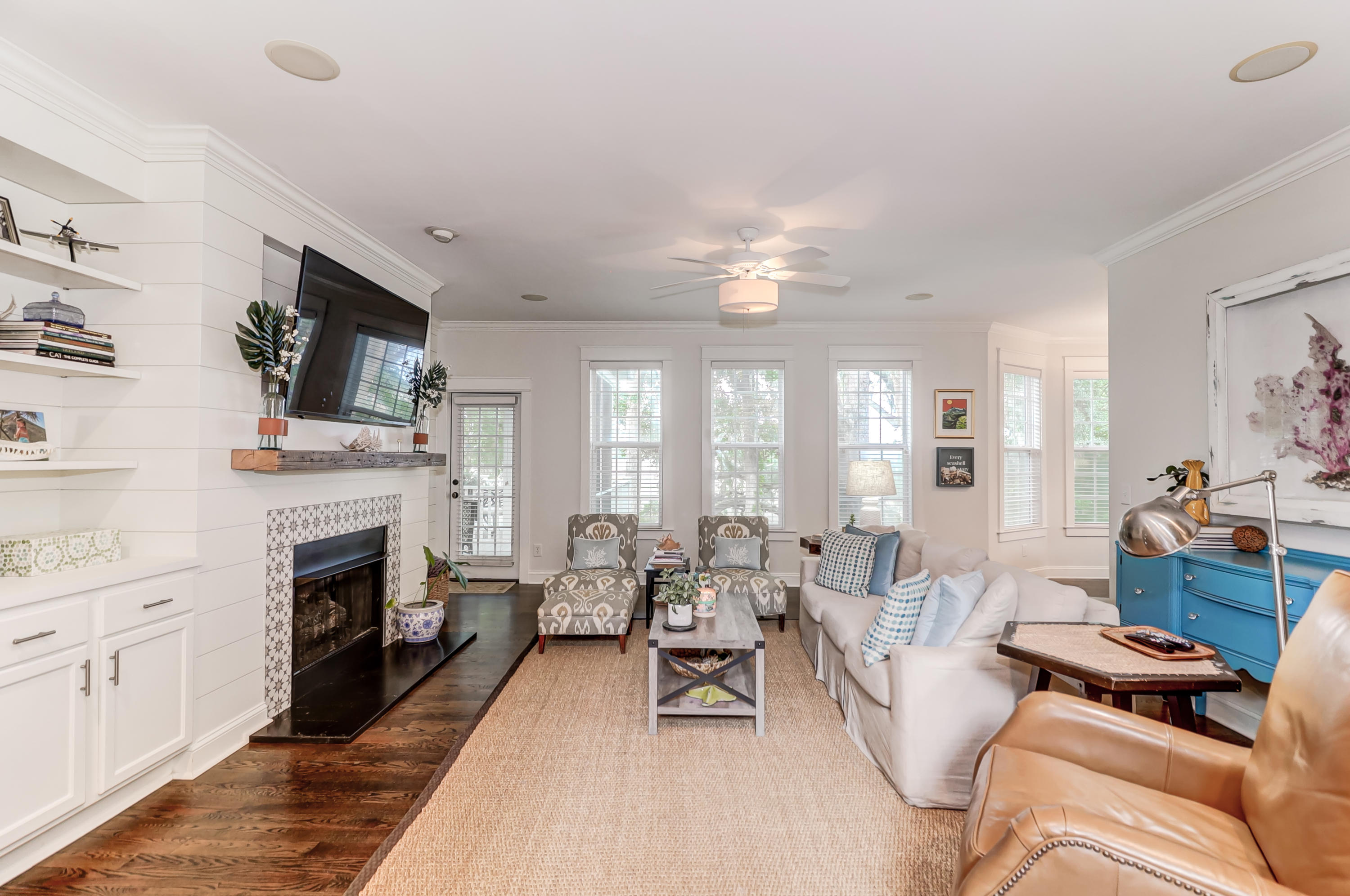 406 Rhett Butler Drive Charleston, SC 29414 - Photo 11 of 52 Living Room