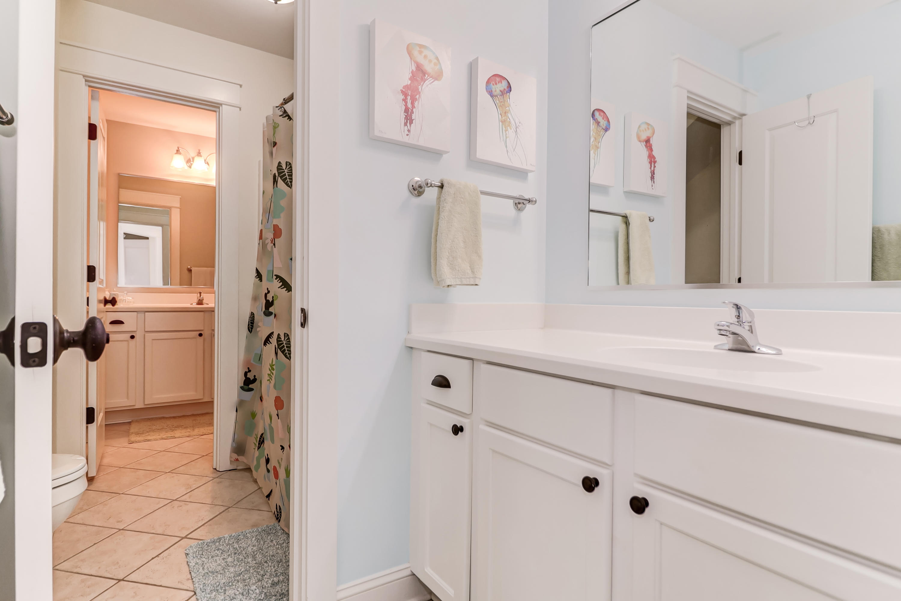 406 Rhett Butler Drive Charleston, SC 29414 - Photo 23 of 52 Jack & Jill Guest Bath