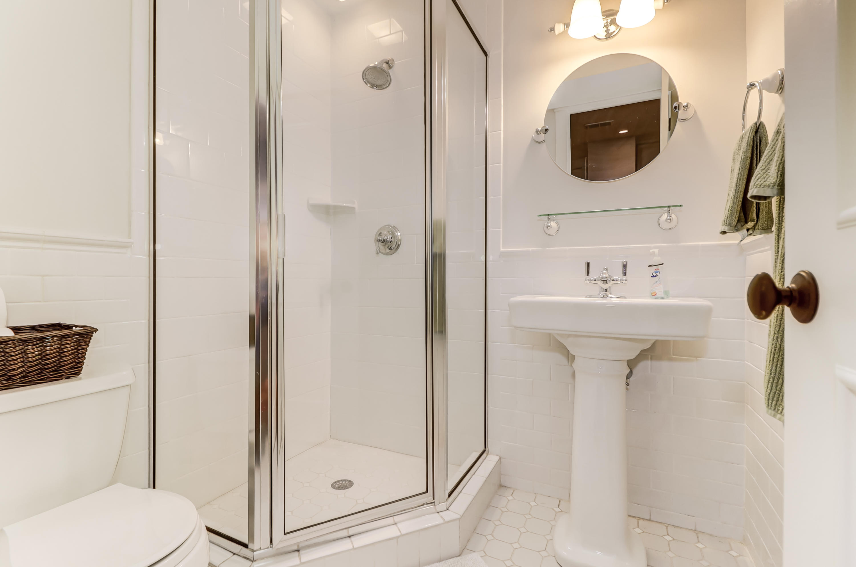 406 Rhett Butler Drive Charleston, SC 29414 - Photo 32 of 52 Lower Level Full Bath