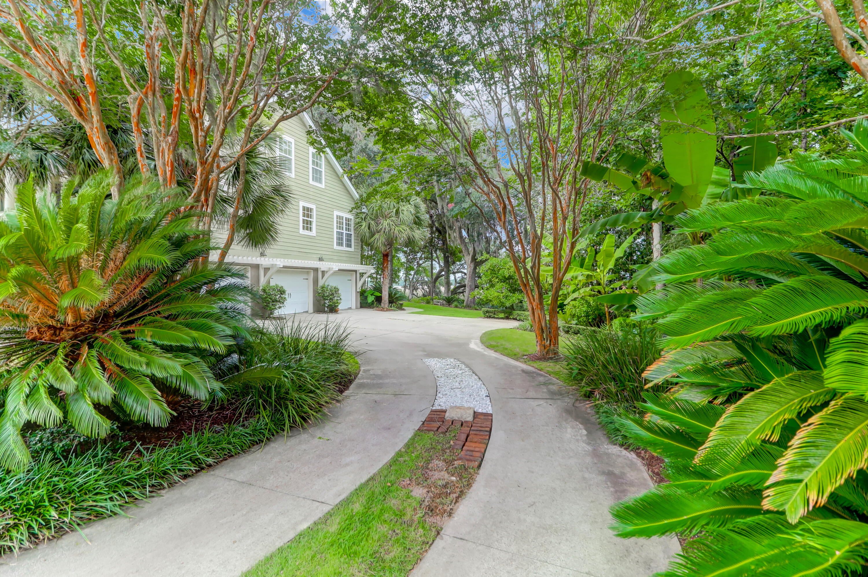 406 Rhett Butler Drive Charleston, SC 29414 - Photo 47 of 52 Driveway