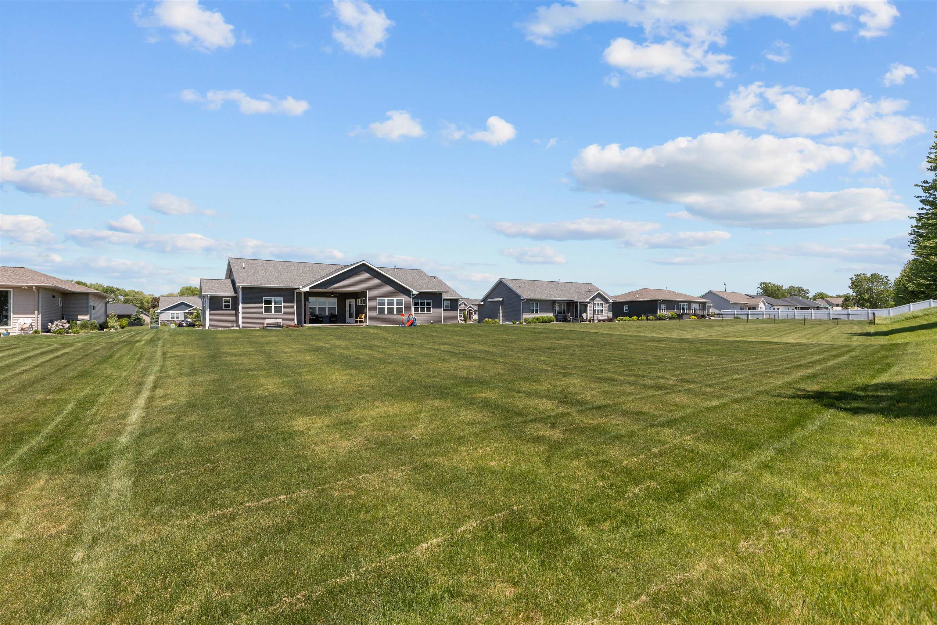 2157 Fox Point Court De Pere, WI 54115 - Photo 10 of 75