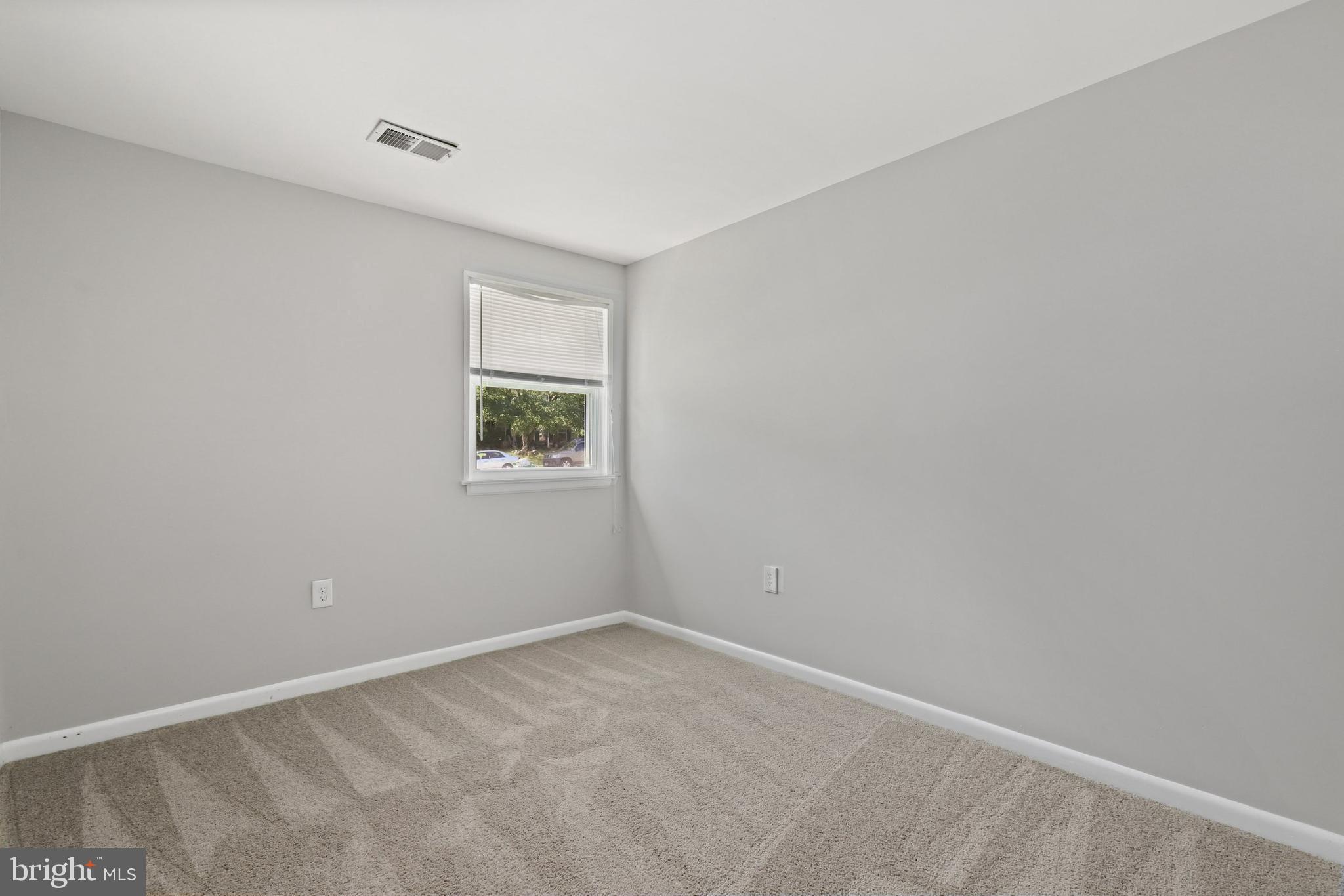 14318 Lindendale Road Woodbridge, VA 22193 - Photo 23 of 35