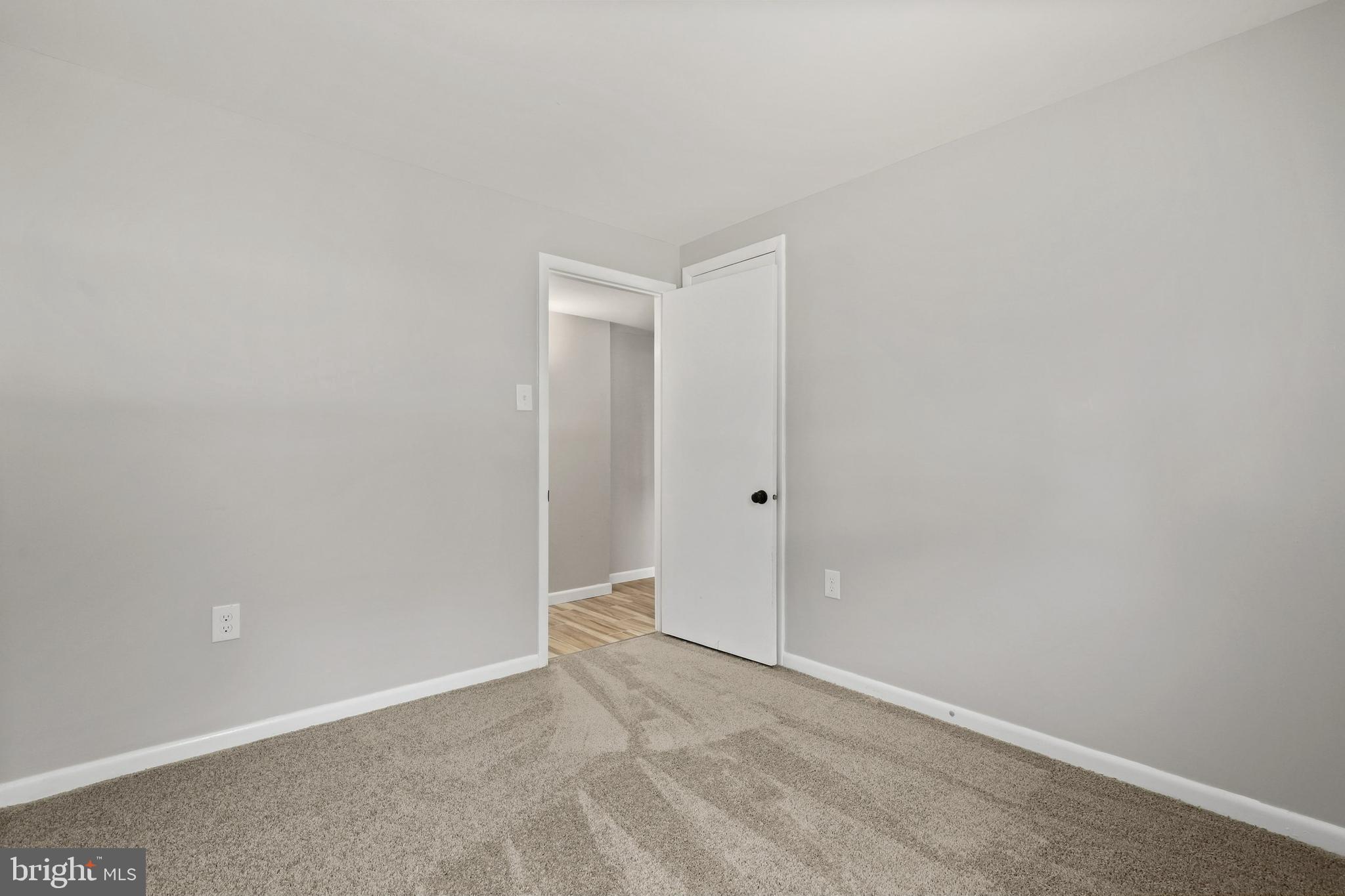 14318 Lindendale Road Woodbridge, VA 22193 - Photo 25 of 35