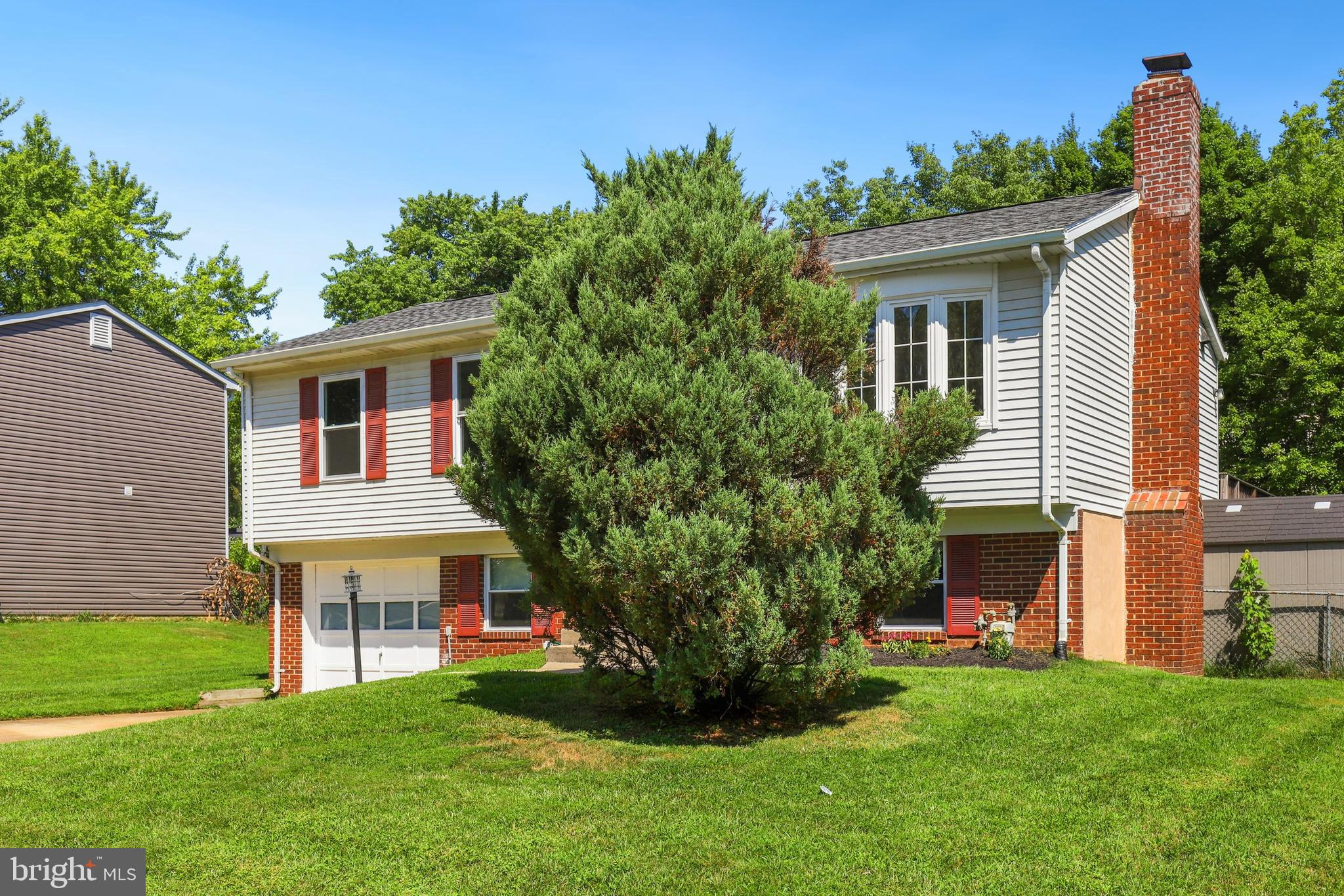 14318 Lindendale Road Woodbridge, VA 22193 - Photo 4 of 35